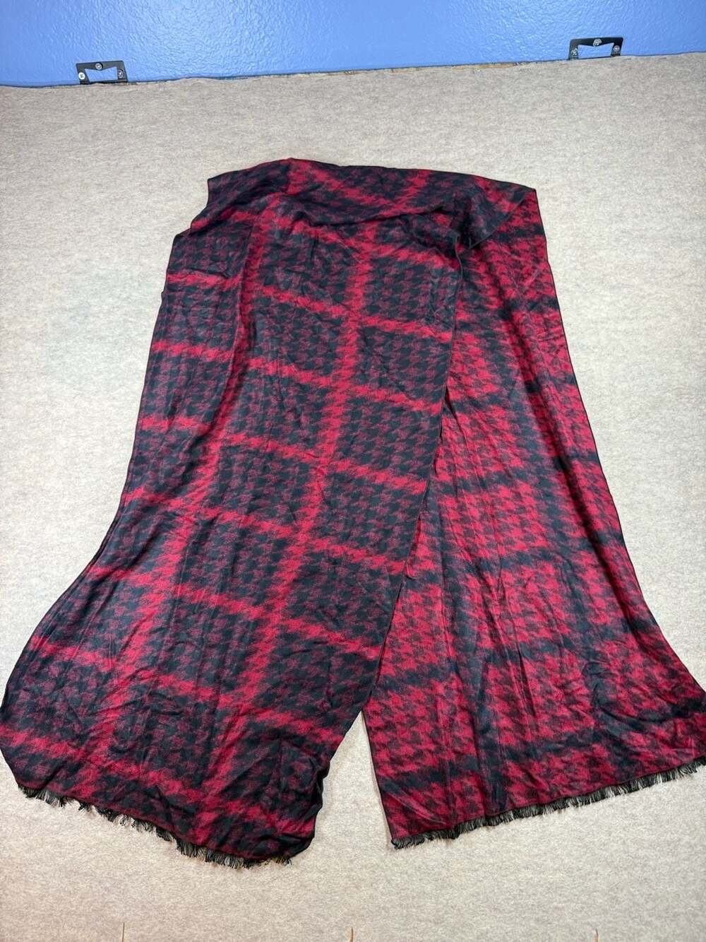 100% Silk Houndstooth Scarf 72x18 Red Black Plaid Reversible